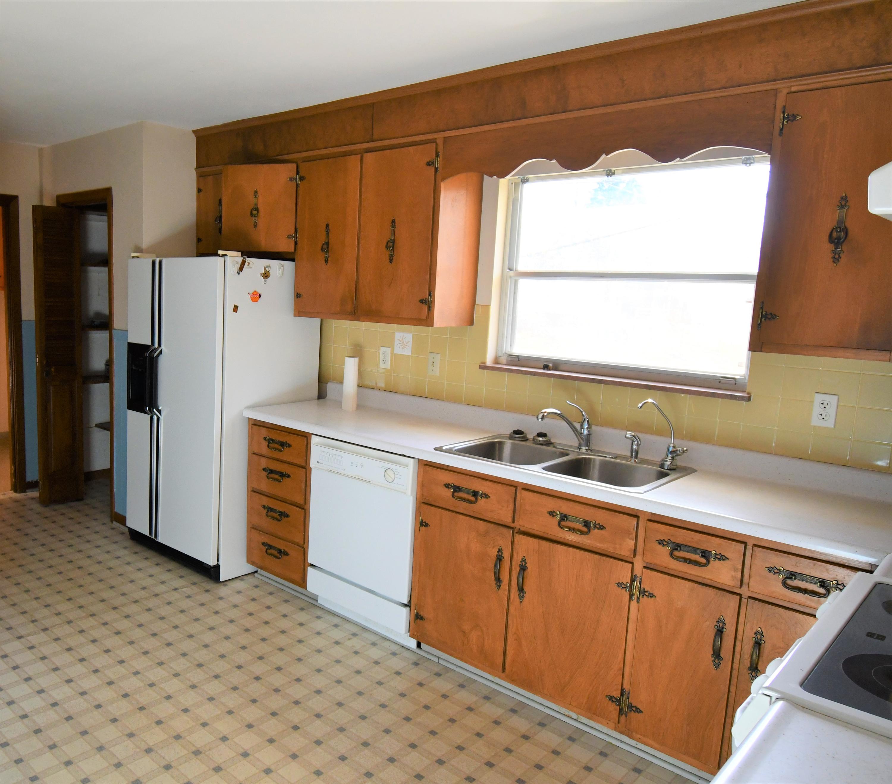 303 Allen Road Knoxville, TN 37920 - Photo 4 of 12 kitchen 1