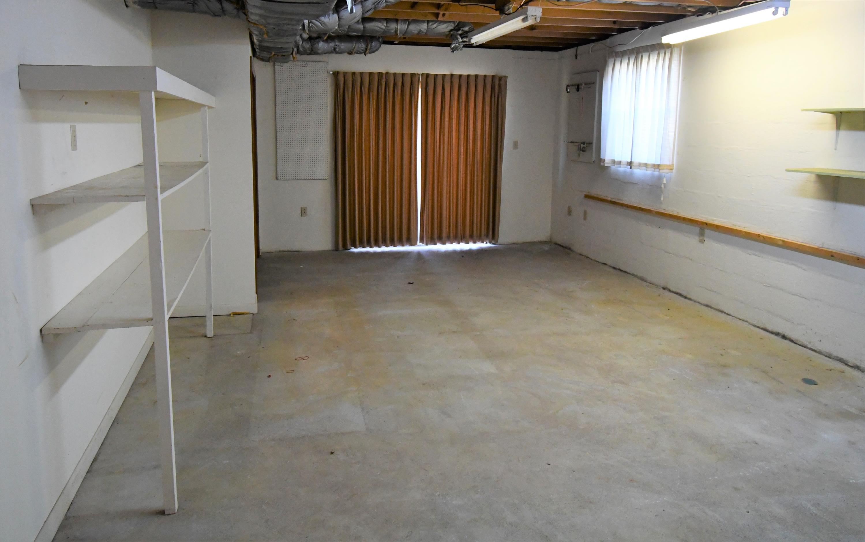 303 Allen Road Knoxville, TN 37920 - Photo 9 of 12 workshop