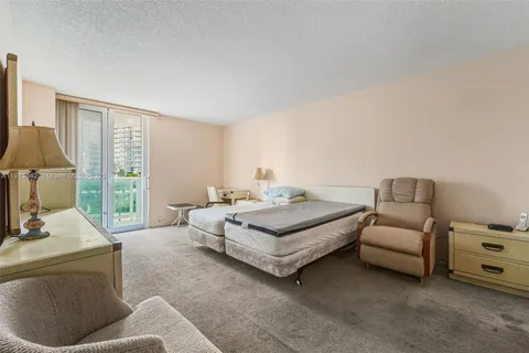 $540,000 | 100 Bayview Drive, Unit 615, Sunny Isles Beach, FL 33160