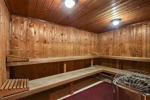 $540,000 | 100 Bayview Drive, Unit 615, Sunny Isles Beach, FL 33160