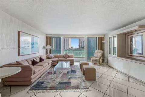 $540,000 | 100 Bayview Drive, Unit 615, Sunny Isles Beach, FL 33160