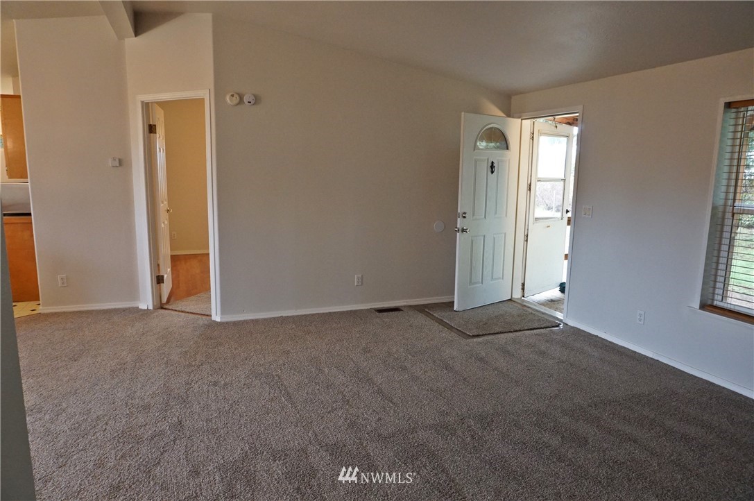 10036 180th Way Southwest Rochester, WA 98579 - Photo 6 of 39