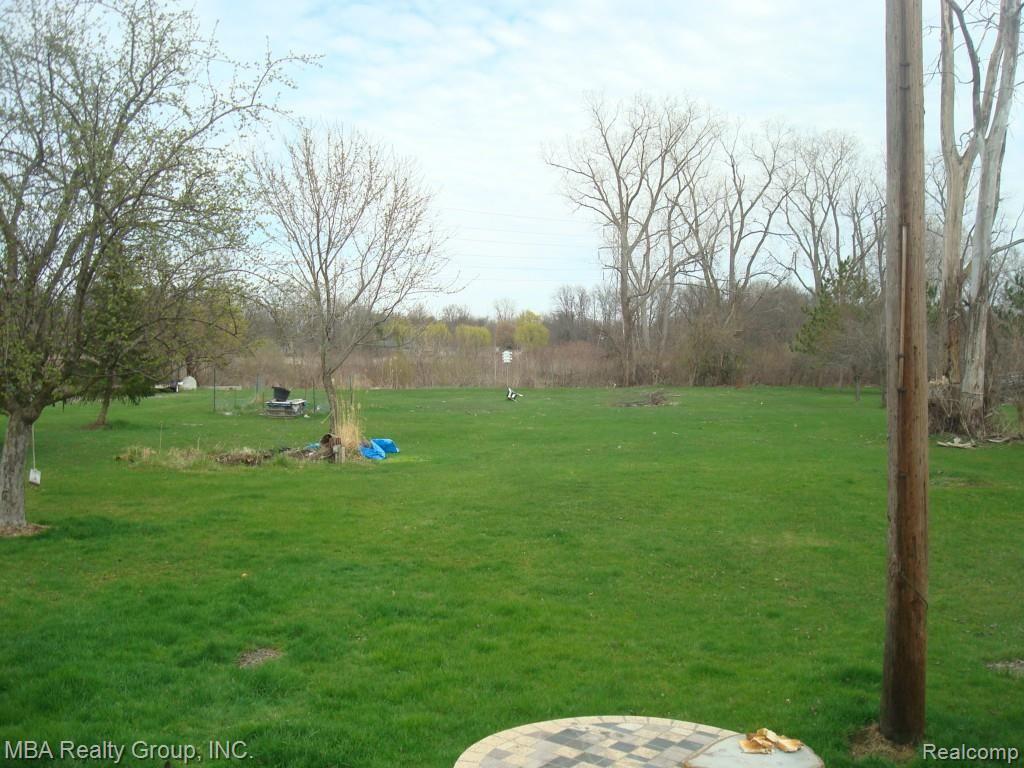 21823 Middlebelt Road New Boston, MI 48164 - Photo 11 of 28