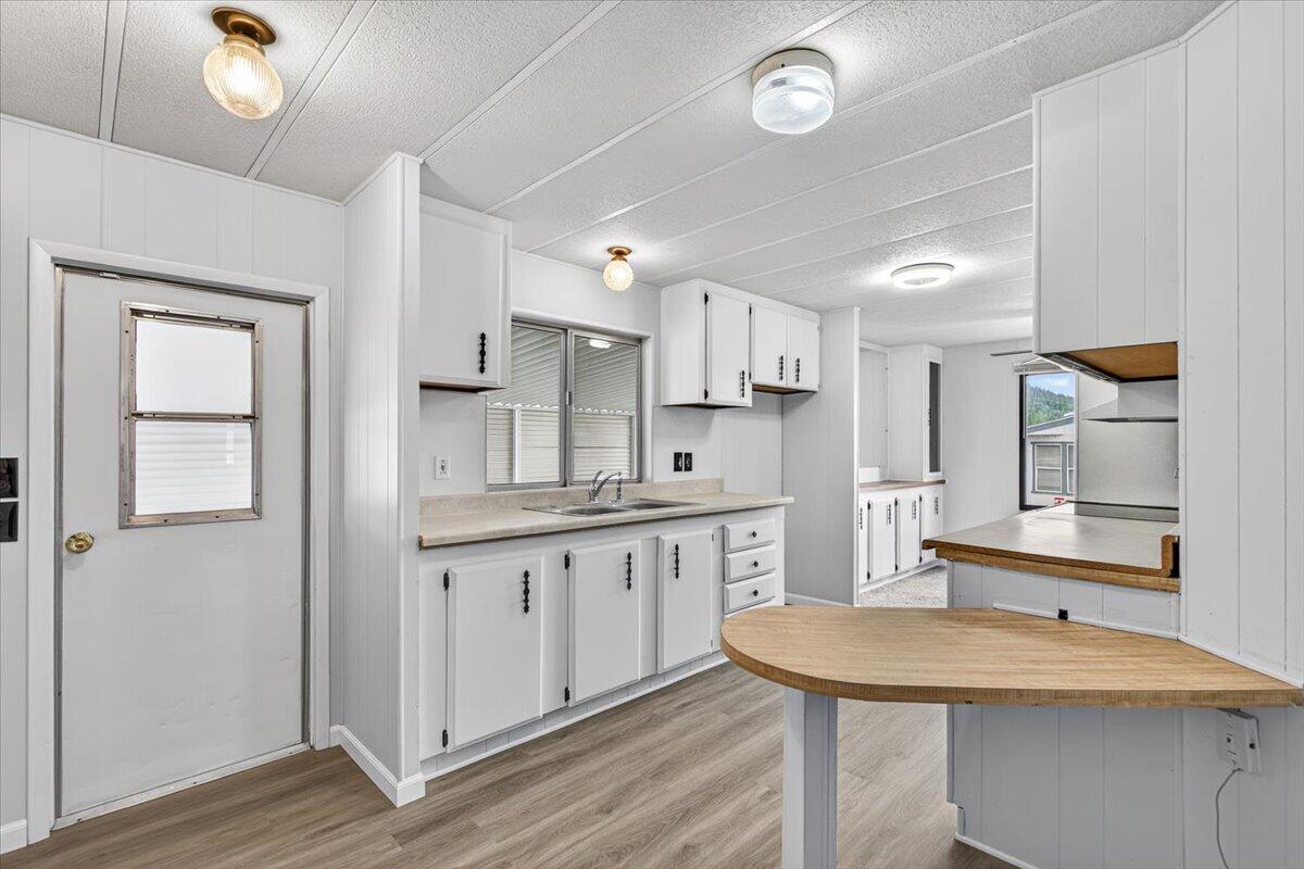 8401 Old Stage Road, Unit 56 Central Point, OR 97502 - Photo 3 of 28