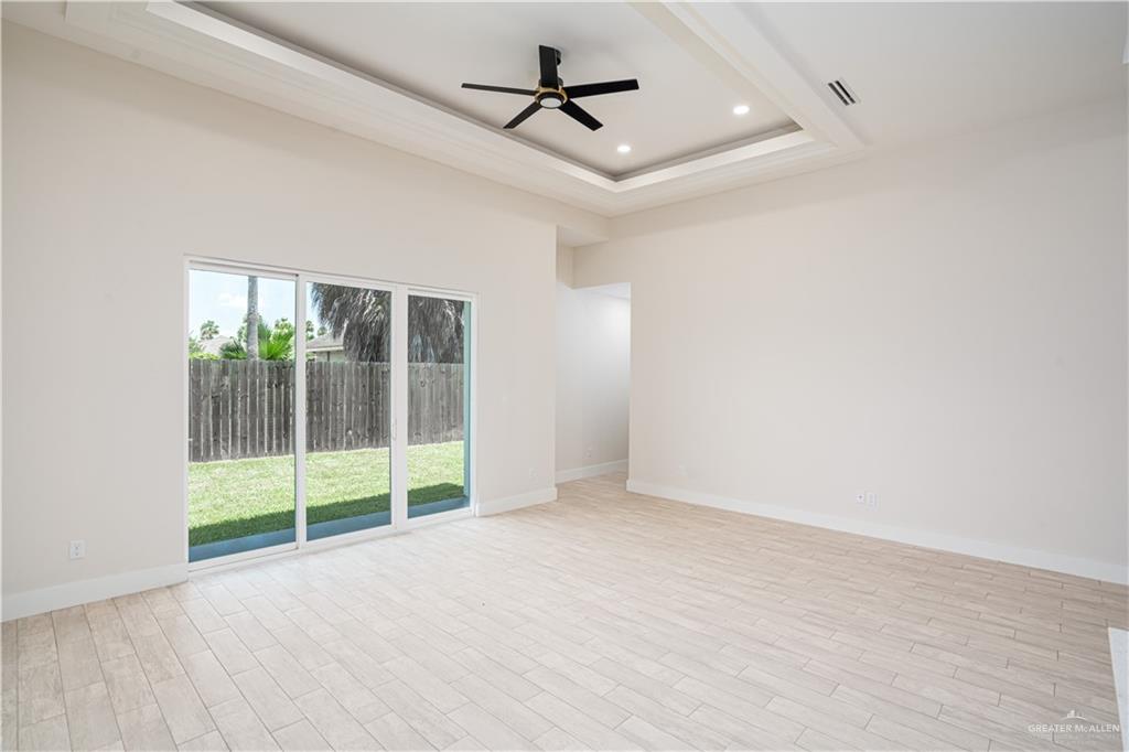 902 La Laguna Road Mission, TX 78572 - Photo 21 of 33 3rd bedroom
