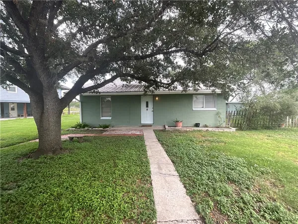 a front view of house with yard