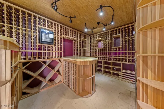 $4,250 | 144 East Robindale Road, Las Vegas, NV 89123