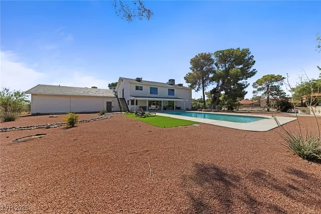 $4,250 | 144 East Robindale Road, Las Vegas, NV 89123