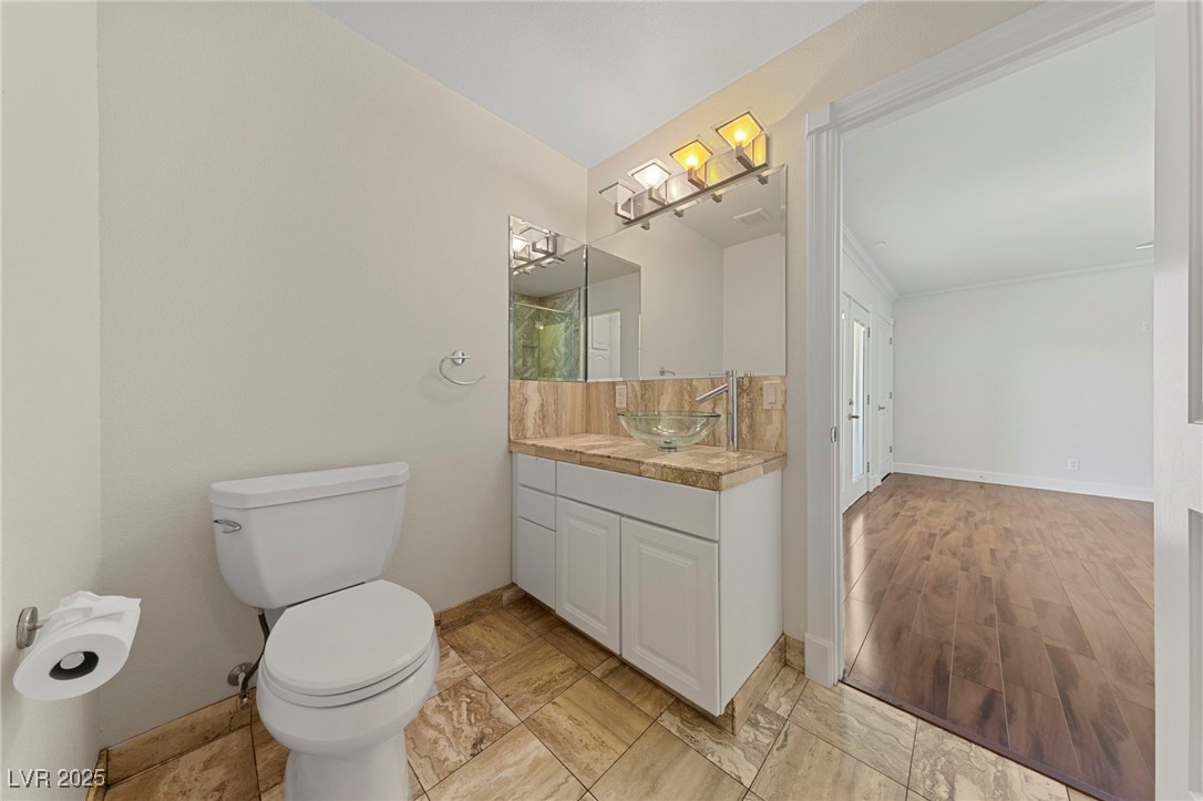 144 East Robindale Road Las Vegas, NV 89123 - Photo 21 of 48 First level shared bath w/ B1-B2