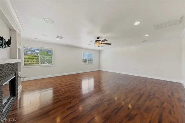 $4,250 | 144 East Robindale Road, Las Vegas, NV 89123