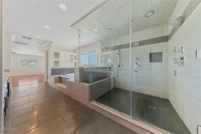 $4,250 | 144 East Robindale Road, Las Vegas, NV 89123