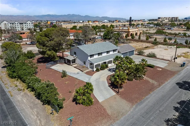 $4,250 | 144 East Robindale Road, Las Vegas, NV 89123