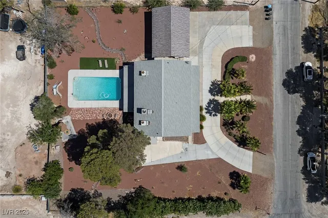 $4,250 | 144 East Robindale Road, Las Vegas, NV 89123