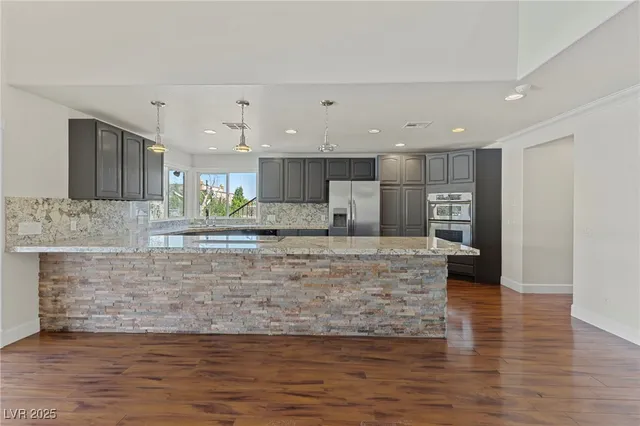 $4,250 | 144 East Robindale Road, Las Vegas, NV 89123