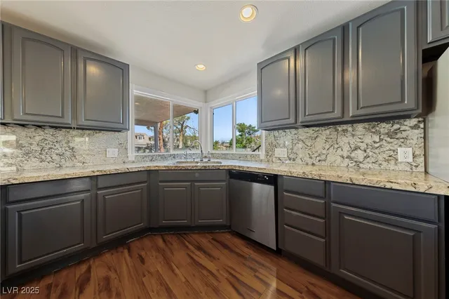 $4,250 | 144 East Robindale Road, Las Vegas, NV 89123