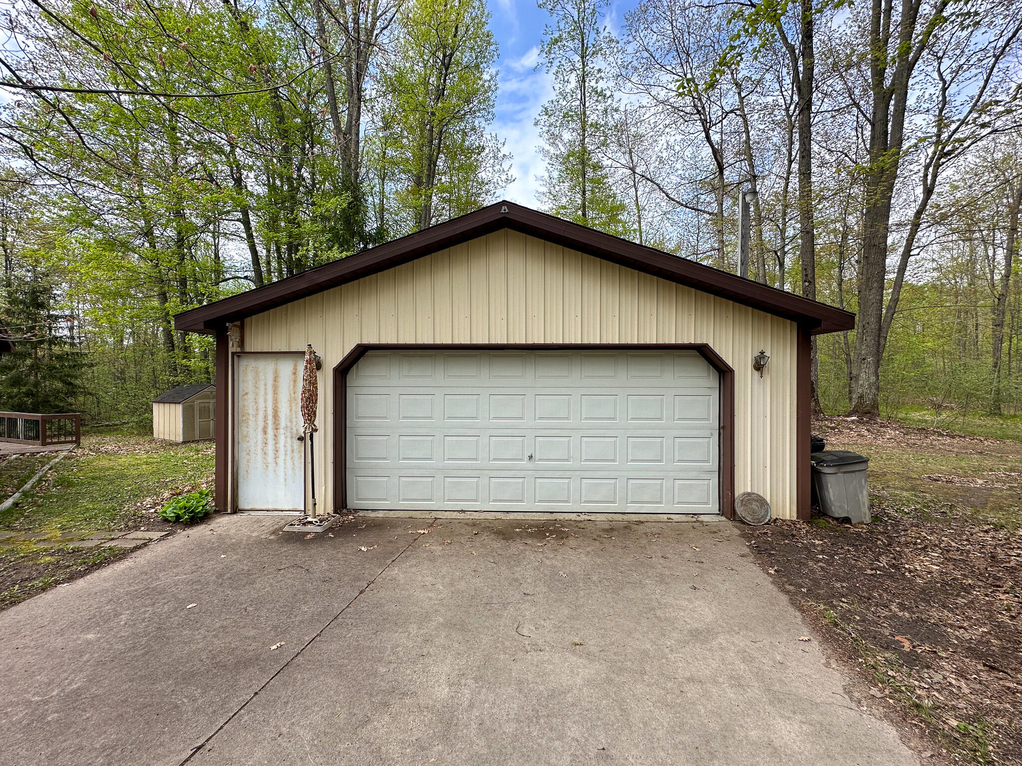 2081 Deer Lake Road Harrison, MI 48625 - Photo 26 of 42 Detached Garage Closed