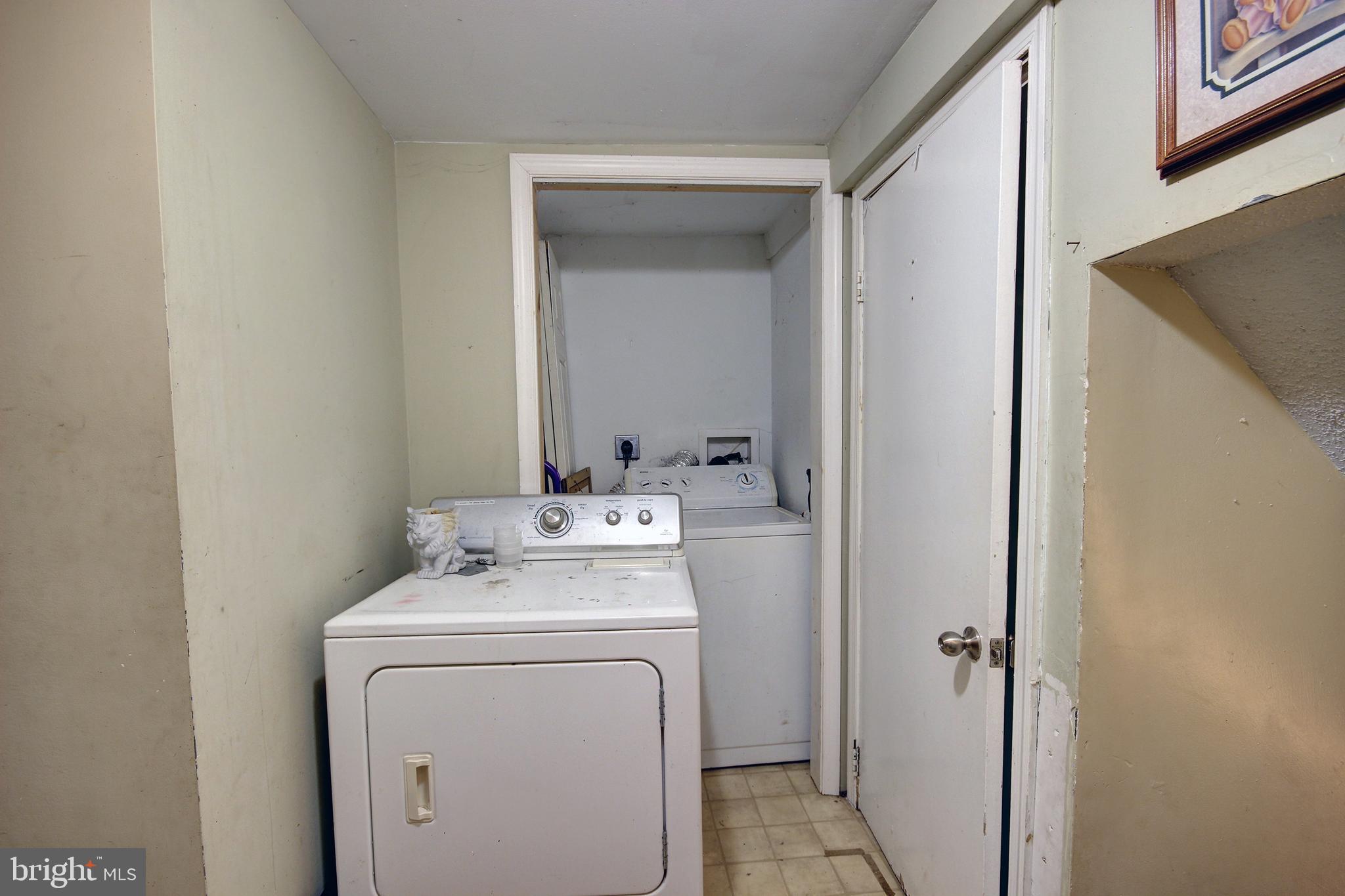11 West Chestnut Street Delmar, MD 21875 - Photo 14 of 14 a utility room with dryer and washer
