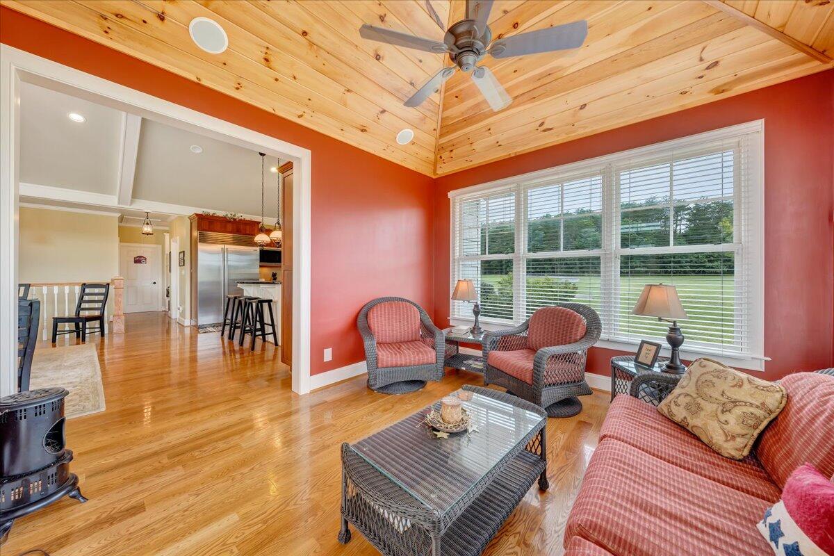 400 Quail Ridge Drive Fincastle, VA 24090 - Photo 30 of 113 014-MIB07198