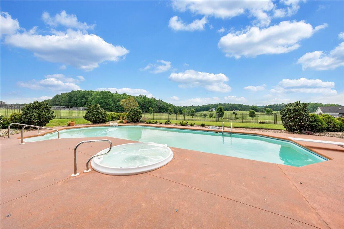400 Quail Ridge Drive Fincastle, VA 24090 - Photo 7 of 113 072-MIB07375