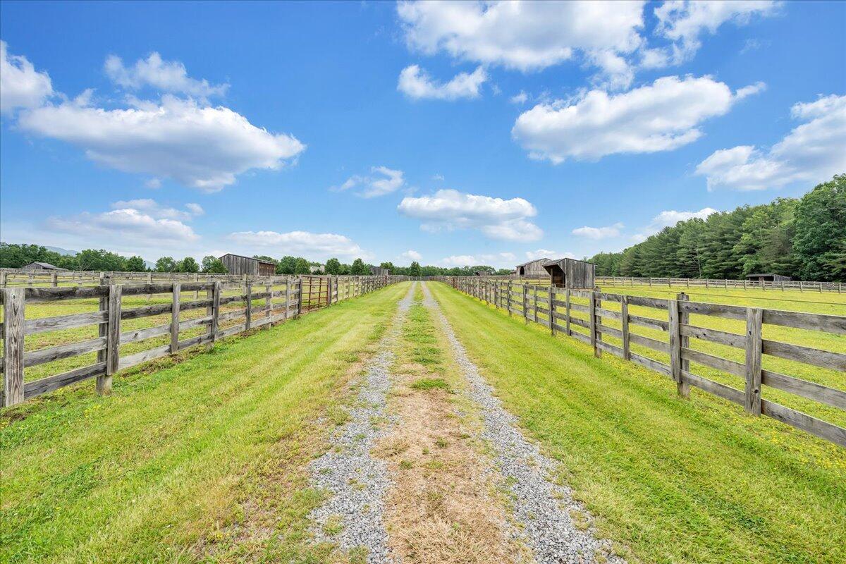 400 Quail Ridge Drive Fincastle, VA 24090 - Photo 81 of 113 082-MIB07408