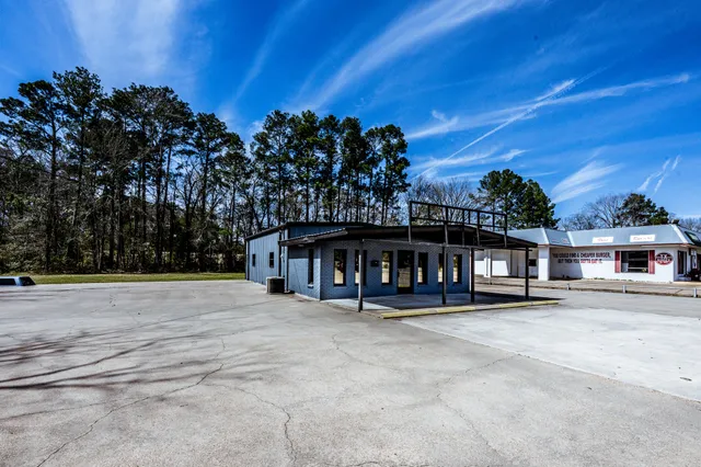 a view of a house with a outdoor space