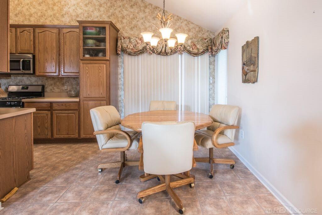 130 Rella Rae Avenue Marysville, MI 48040 - Photo 5 of 24 31257954-4.JPG