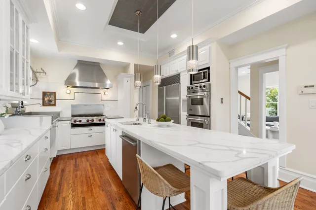 $1,995,000 | 607 Harvard Street, Houston, TX 77007