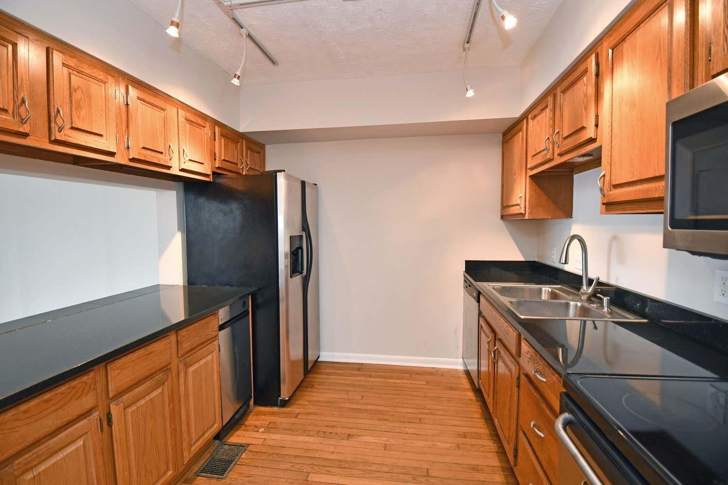 517 Boal Street Cincinnati, OH 45202 - Photo 7 of 30