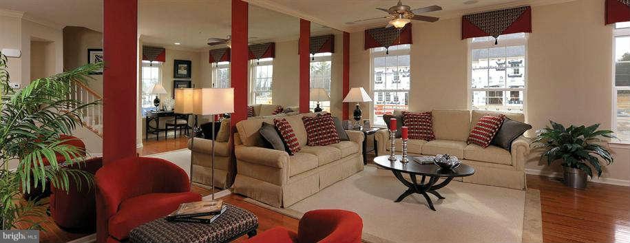 2420 Baileys Pond Road Accokeek, MD 20607 - Photo 5 of 13 Living Room