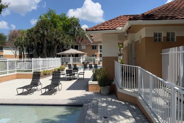 $275,000 | 720 Northwest 91st Terrace, Plantation, FL 33324
