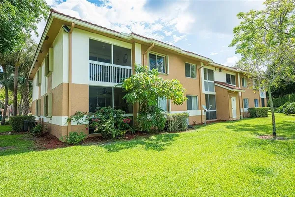 $275,000 | 720 Northwest 91st Terrace, Plantation, FL 33324