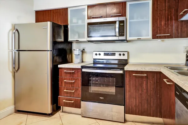 $275,000 | 720 Northwest 91st Terrace, Plantation, FL 33324