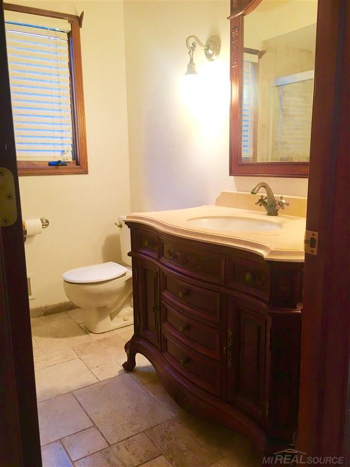 7259 Cardinal Road Algonac, MI 48001 - Photo 17 of 19 31313122-16.JPG