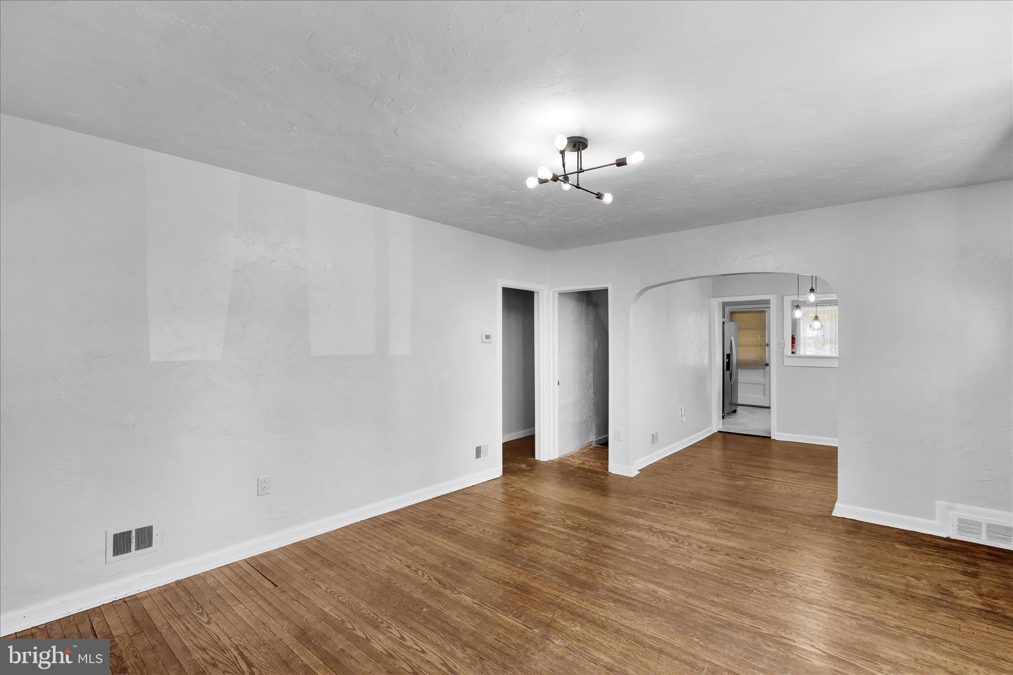 1815 Holly Road Reading, PA 19602 - Photo 4 of 32 360_9050
