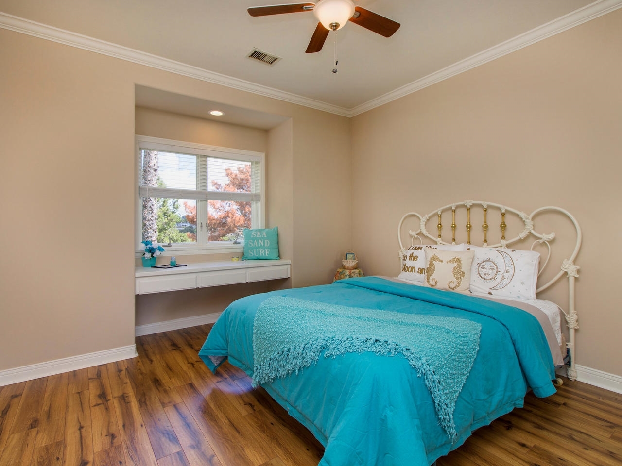 898 Burma Road Fallbrook, CA 92028 - Photo 16 of 25 Light, bright and airy bedrooms.