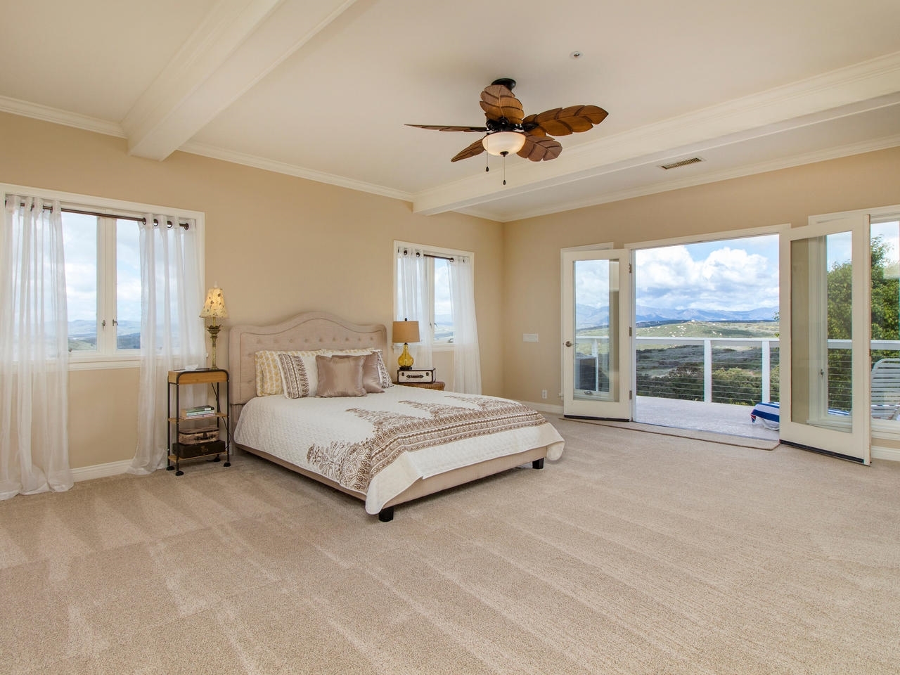 898 Burma Road Fallbrook, CA 92028 - Photo 17 of 25 Extra large master bedroom!