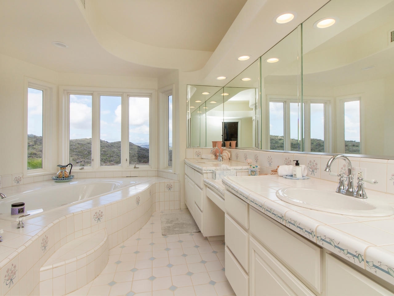 898 Burma Road Fallbrook, CA 92028 - Photo 21 of 25 Huge immaculate, light, bright and airy master bathroom with a great view!