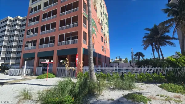 $275,000 | 510 Estero Boulevard, Unit 304, Fort Myers Beach, FL 33931