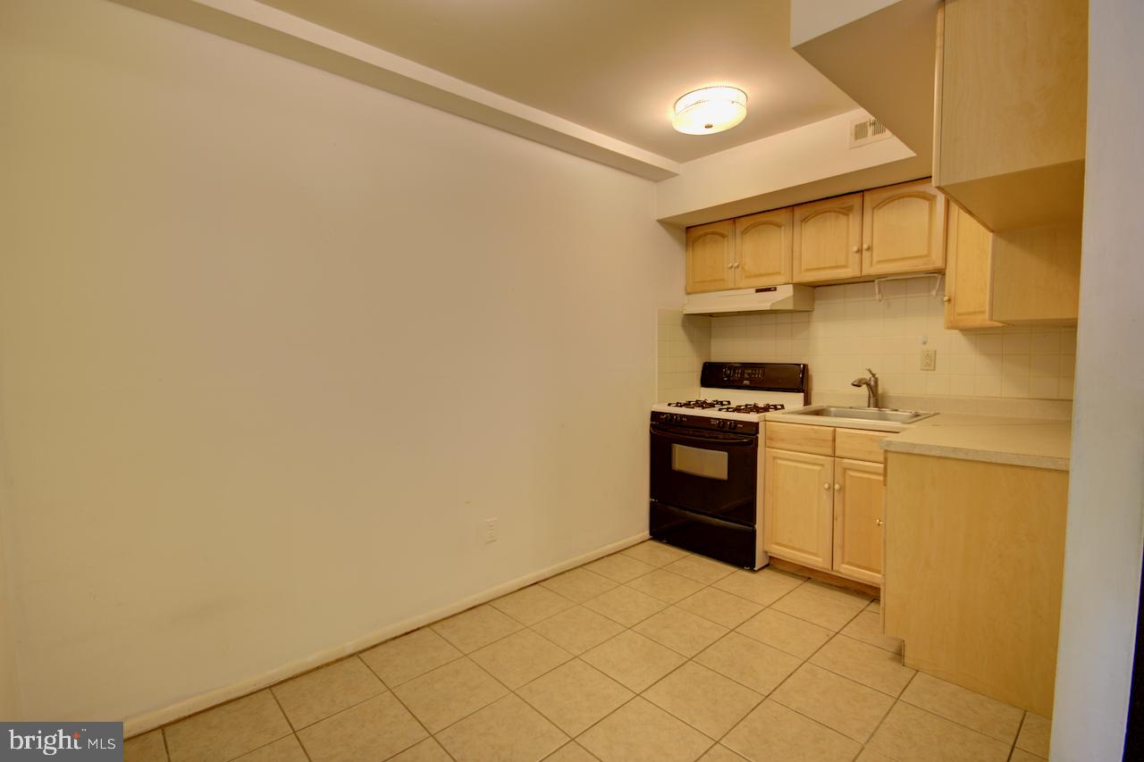 3308 South Keswick Road Philadelphia, PA 19114 - Photo 11 of 16 Gallery Image 11