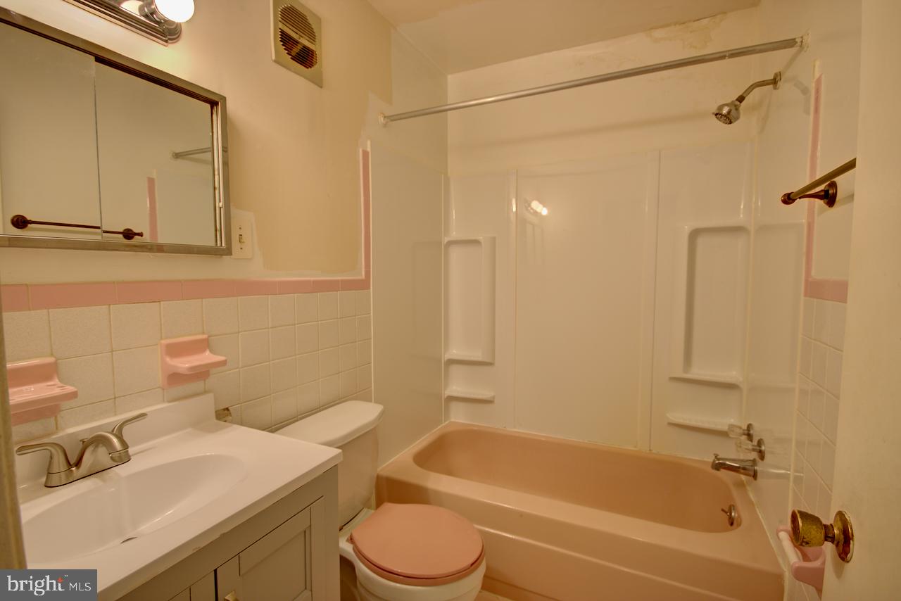 3308 South Keswick Road Philadelphia, PA 19114 - Photo 13 of 16 Gallery Image 13