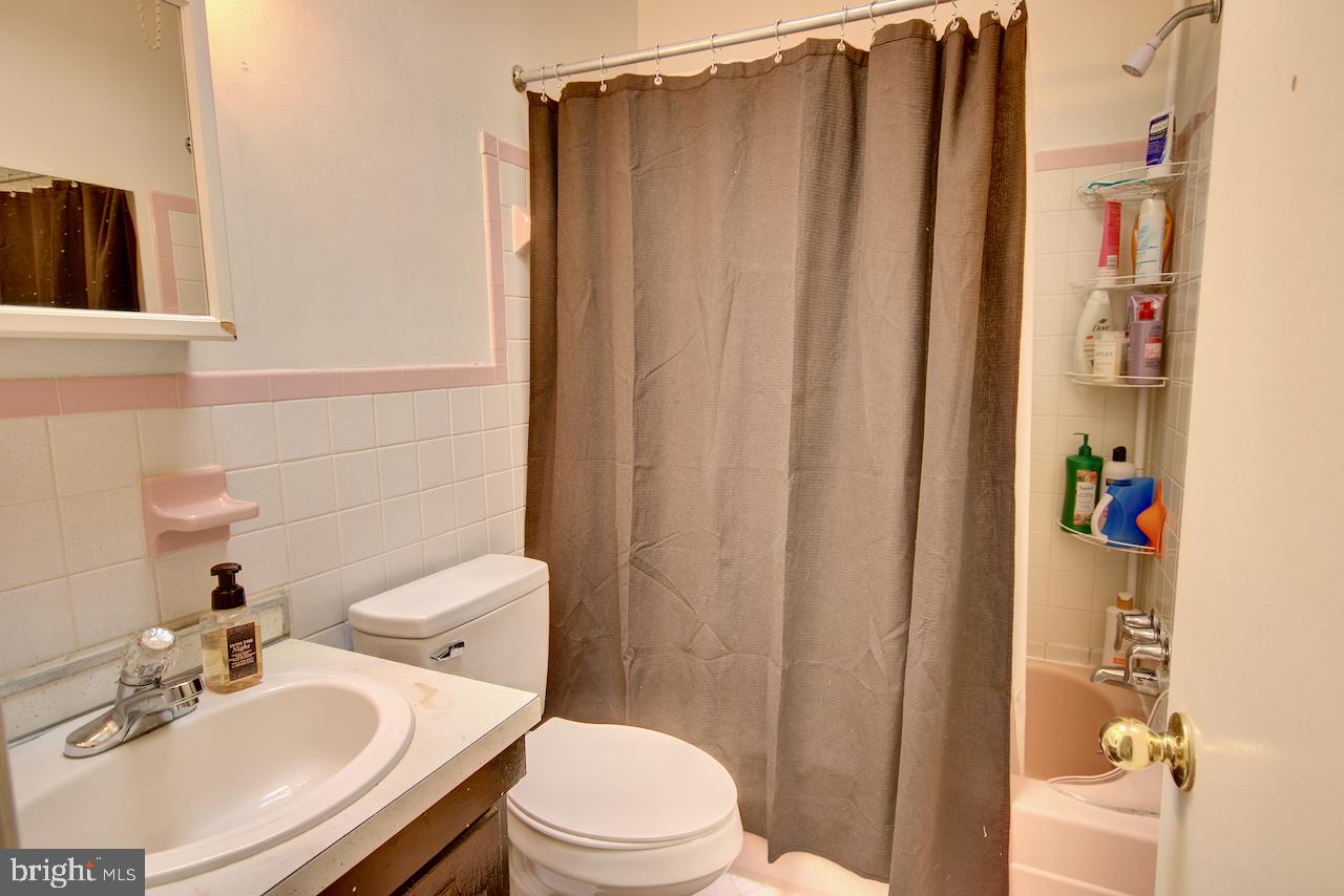 3308 South Keswick Road Philadelphia, PA 19114 - Photo 9 of 16 Gallery Image 9