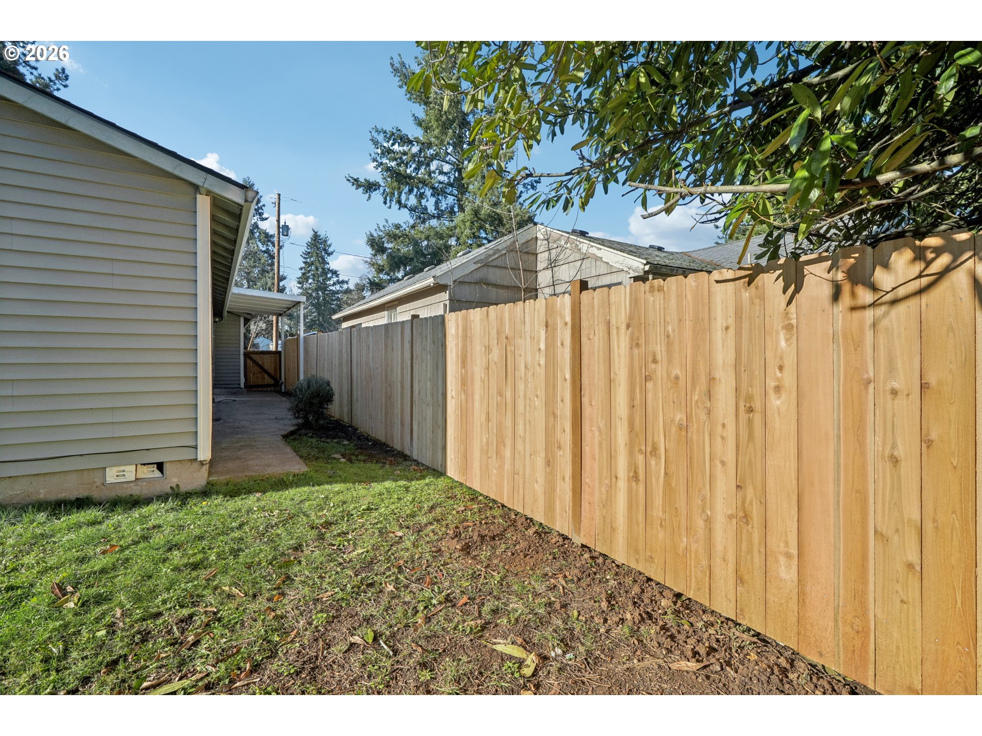 7306 Southeast 76th Avenue Portland, OR 97206 - Photo 28 of 34 a backyard of a house