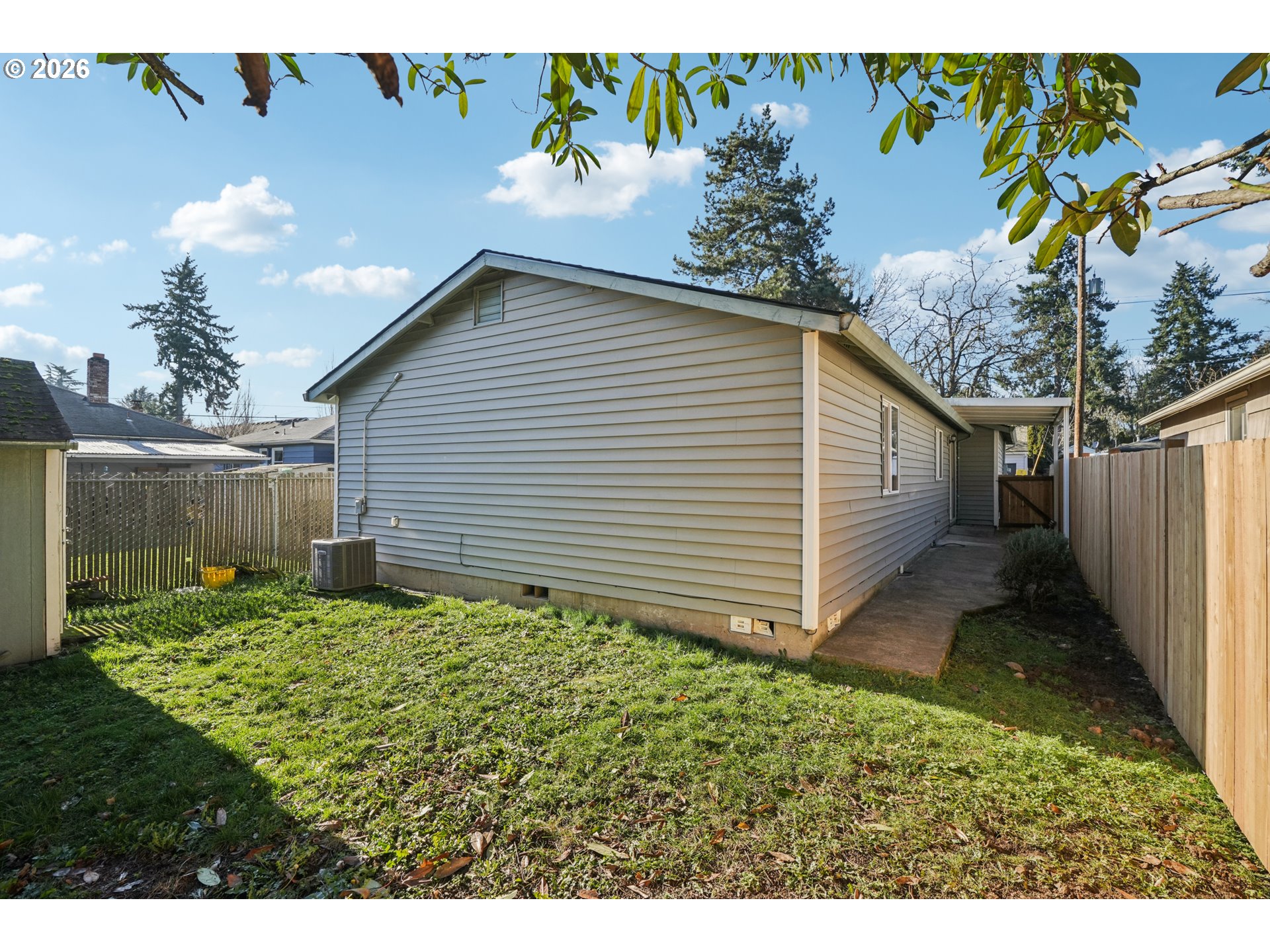 7306 Southeast 76th Avenue Portland, OR 97206 - Photo 29 of 34 a backyard of a house