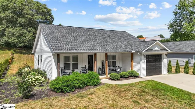 $330,000 | 204 North Randolph Avenue, Landrum, SC 29356