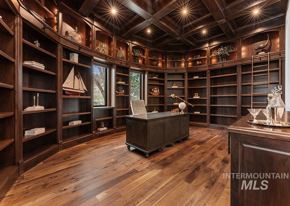 473 North Strata Via Way Boise, ID 83712 - Photo 15 of 38