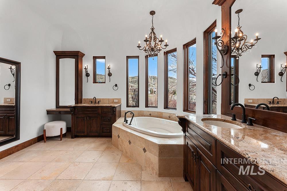 473 North Strata Via Way Boise, ID 83712 - Photo 19 of 38