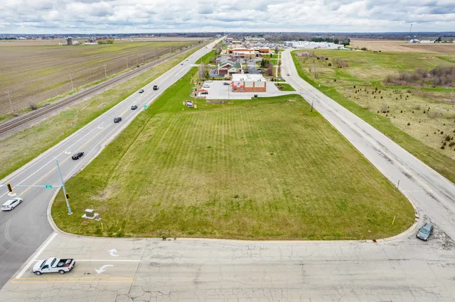 a view of an swimming pool and an outdoor space
