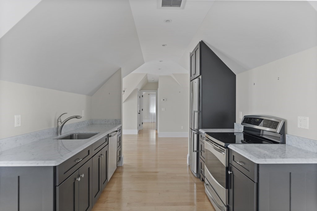 297 Meadowbrook Road Weston, MA 02493 - Photo 18 of 42 Gallery Image 18