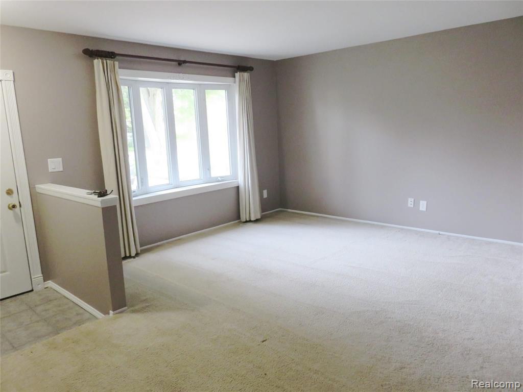 2990 Harrison Avenue Rochester Hills, MI 48307 - Photo 4 of 18