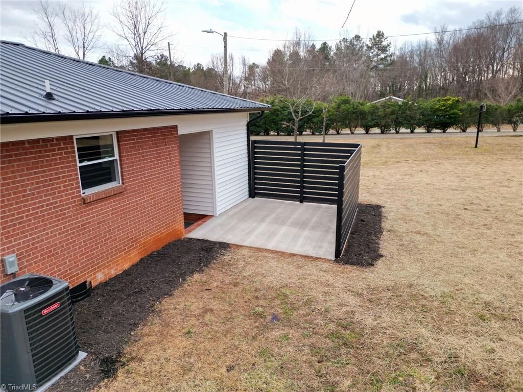 359 Cunningham Brick Yard Road Lexington, NC 27292 - Photo 6 of 20 Gallery Image 6